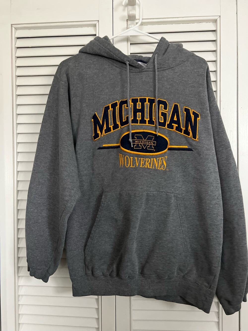 Varsity Athletics University of Michigan Wolverines Classic Sweatshirt Sz: Med